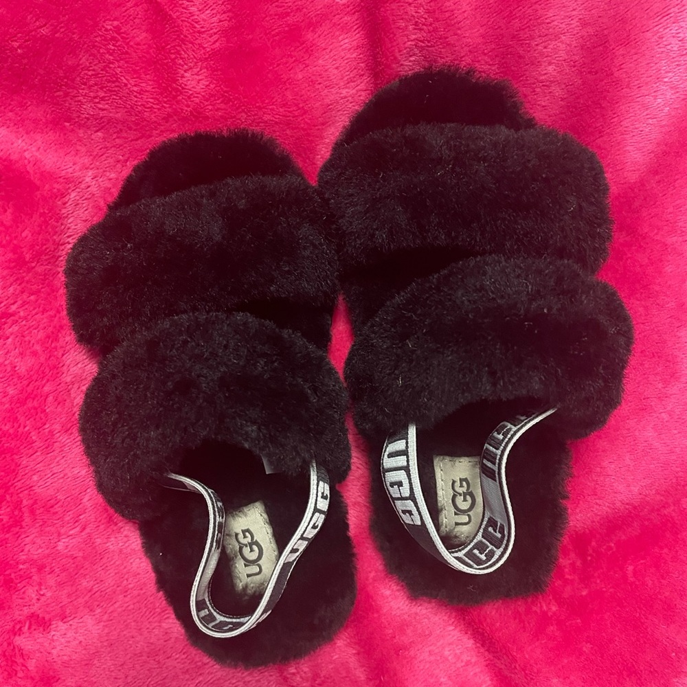 UGG FLUFF YEAH SLIDE Toddler brand  new